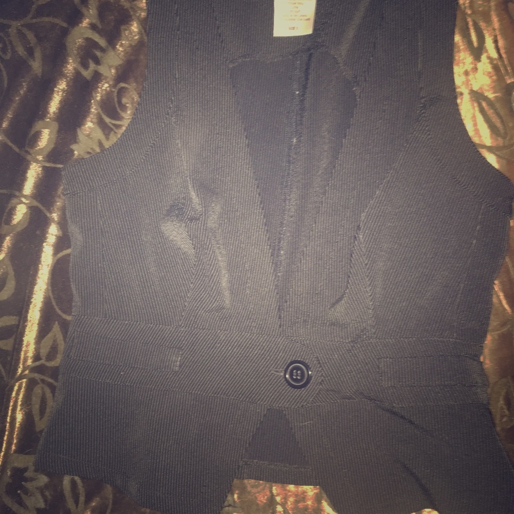 size 3 Pin striped vest